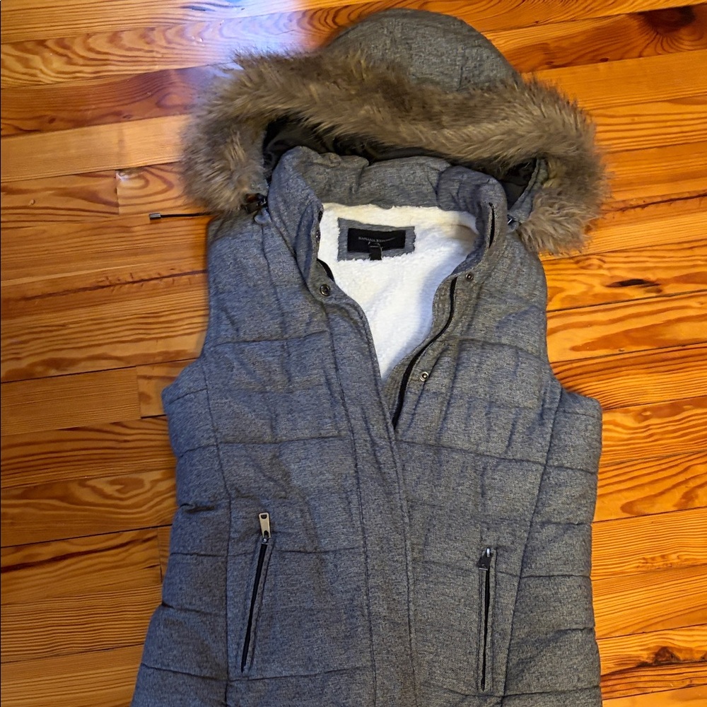 Banana Republic Gray Hooded Women's Vest with Faux Fur Trim removable hood